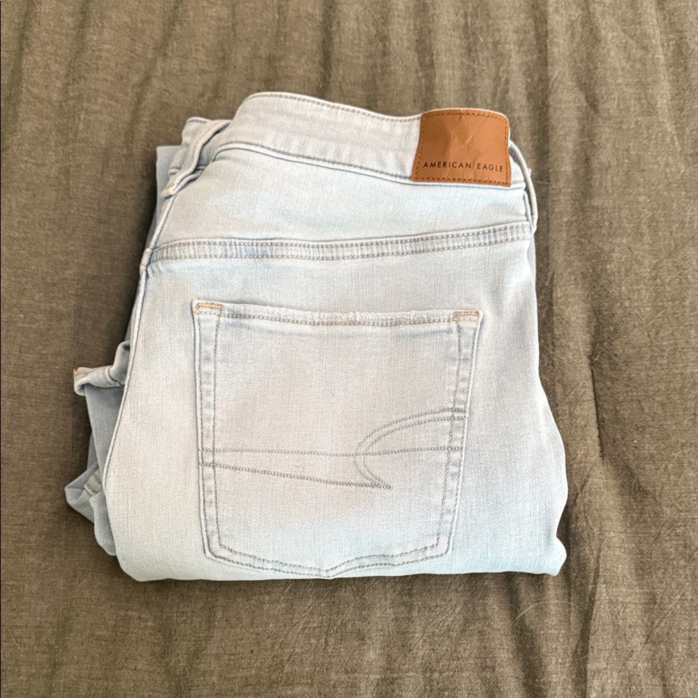 American Eagle Crop Jeans